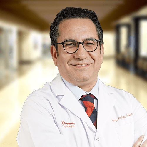 Порно жұлдыз Реми Лакруа өзінің қырынған кискасын трахает етеді